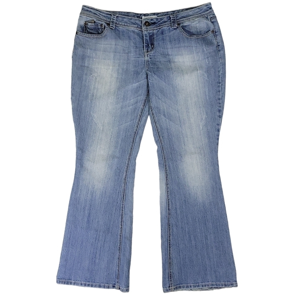 Bongo Womens Bootcut Light Wash Faded/Distressed Look Jeans Size 17‎